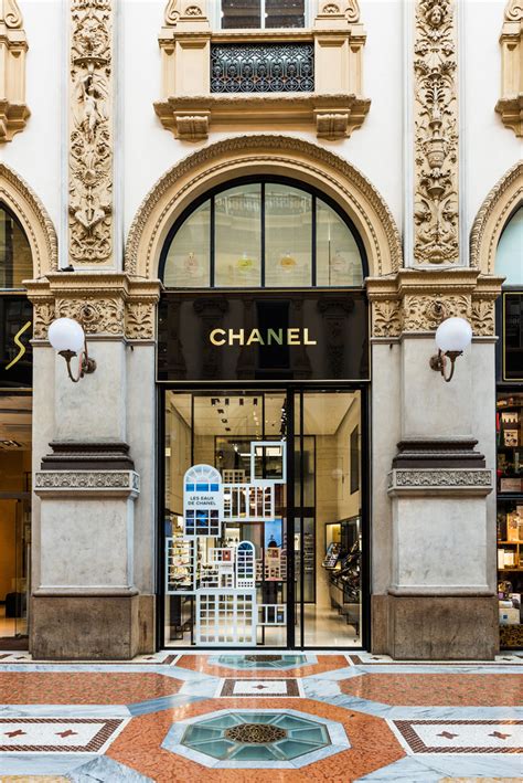 chanel milan boutique